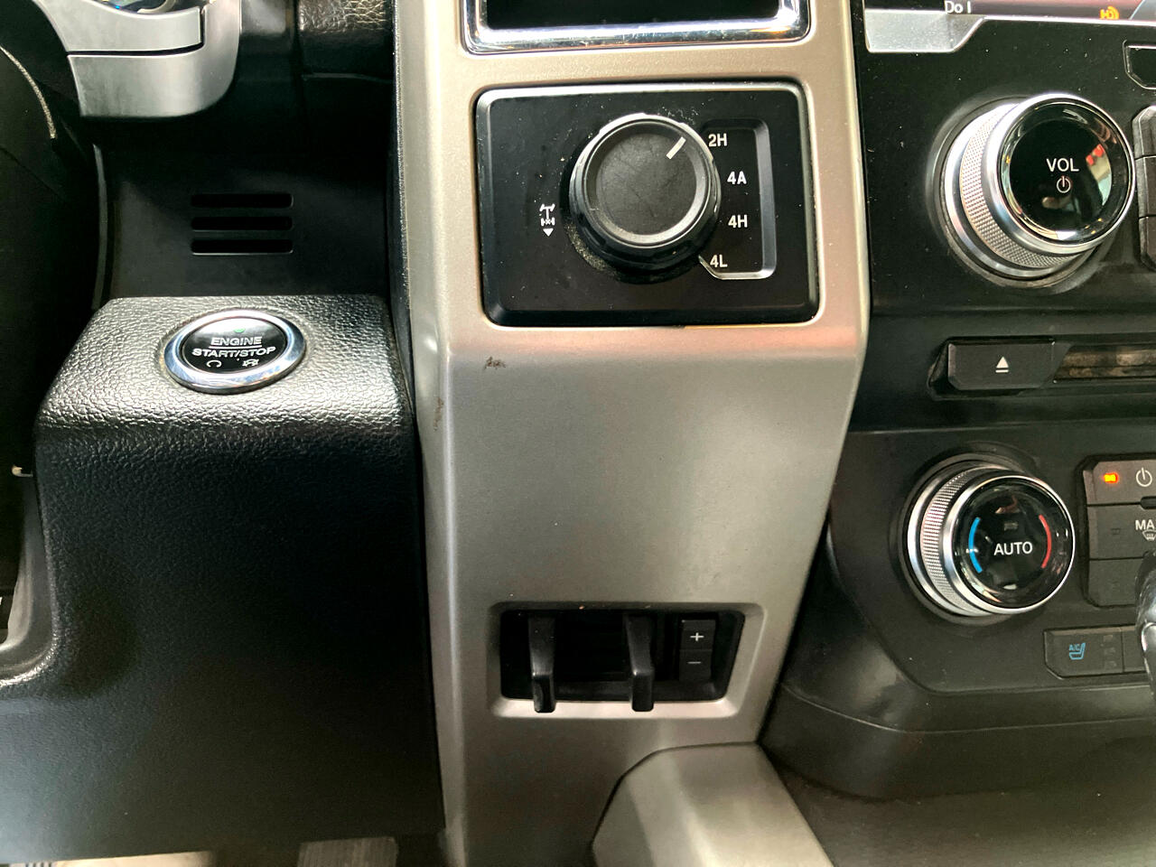 Ford F-150 Lariat 4WD SuperCrew 6.5' Box 2015