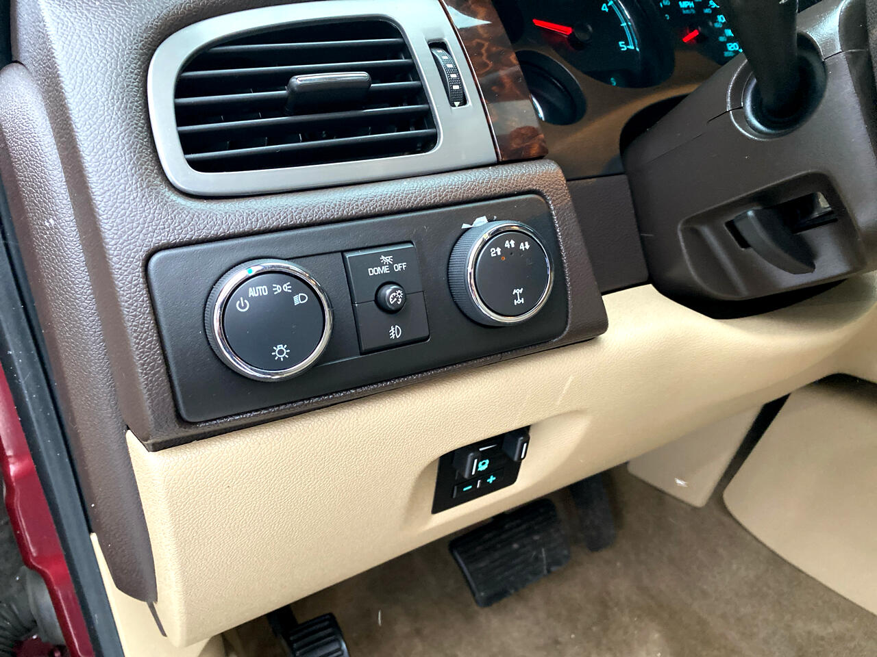 GMC Sierra 3500HD Denali Crew Cab SRW 4WD 2014