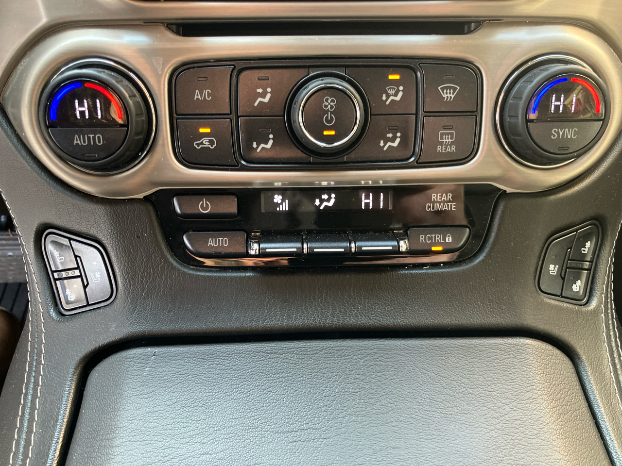 GMC Yukon XL Denali 4WD 2020