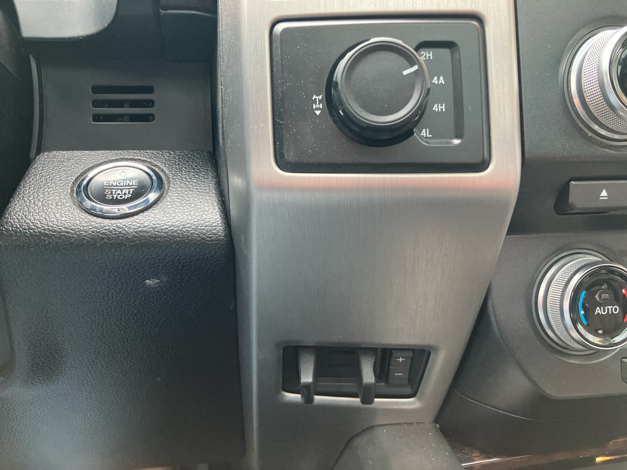 Ford F-150 Platinum 4WD SuperCrew 6.5' Box 2015