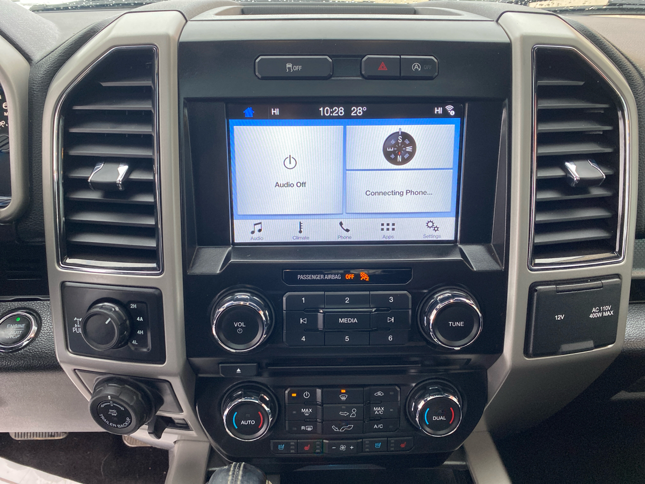 Ford F-150 4WD SuperCrew 145" Lariat 2017