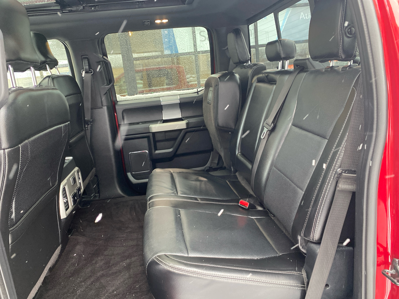 Ford F-150 4WD SuperCrew 145" Lariat 2017