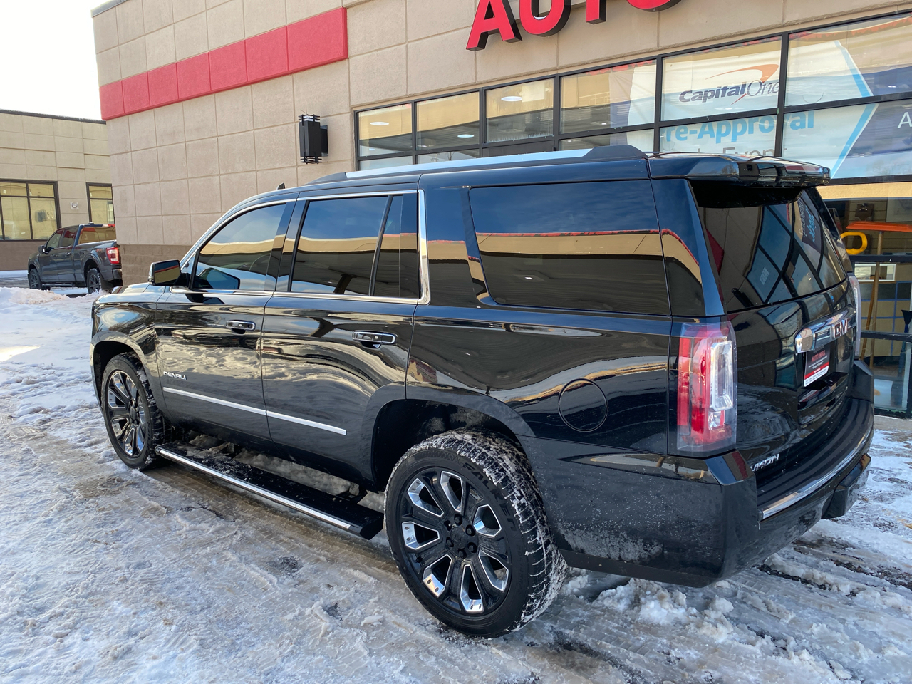 GMC Yukon Denali 4WD 2019