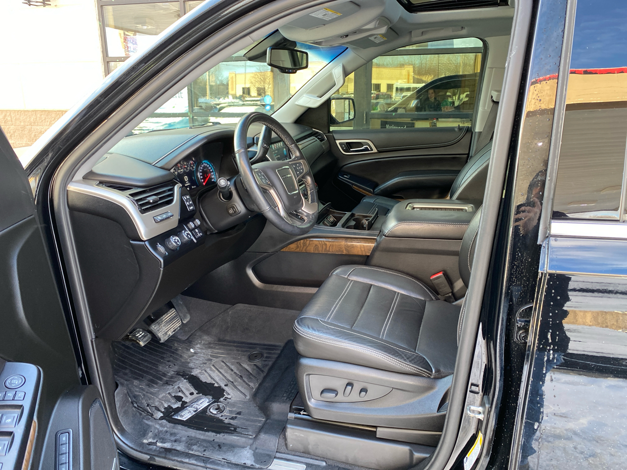 GMC Yukon Denali 4WD 2019