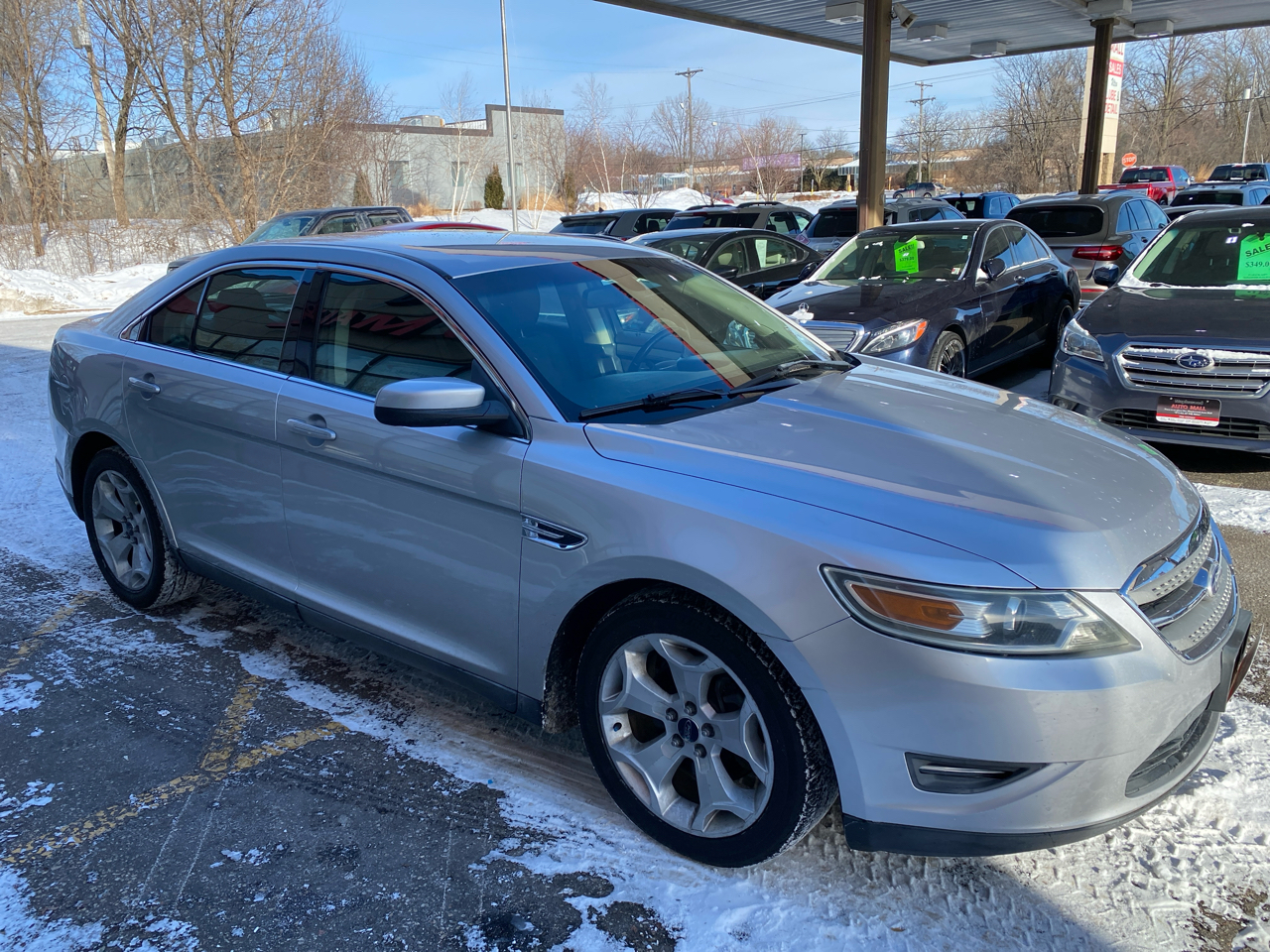 Ford Taurus SEL FWD 2011