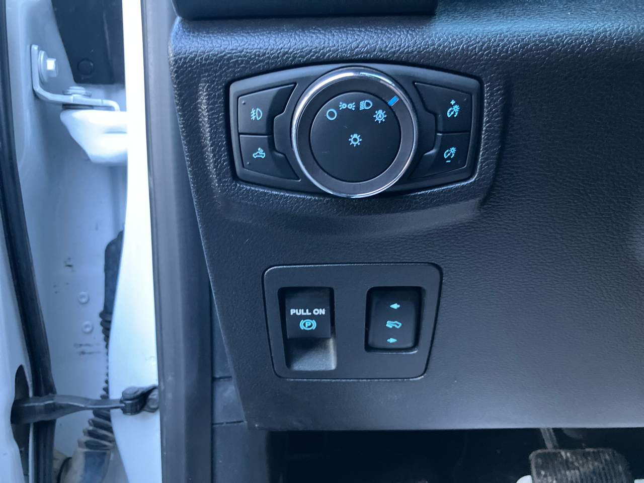 Ford F-150 XLT SuperCrew 4WD 2018