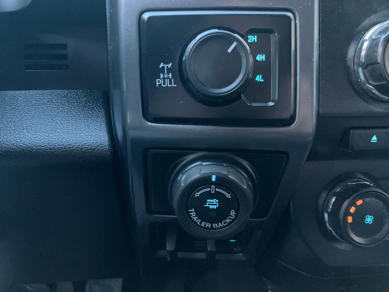 Ford F-150 XLT SuperCrew 4WD 2018