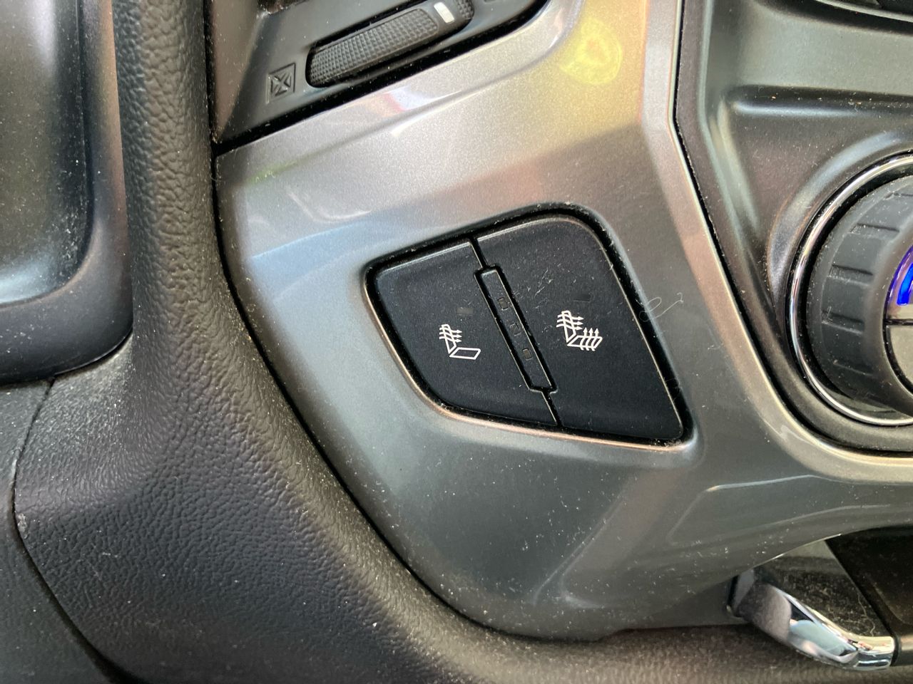 Chevrolet Silverado 1500 Z71 Ext Cab 4WD 4D 2016