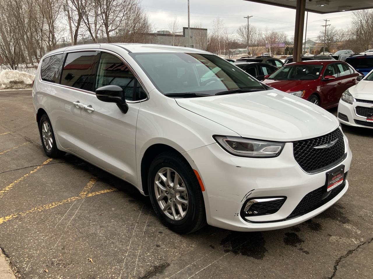 Chrysler Pacifica Touring L 2024