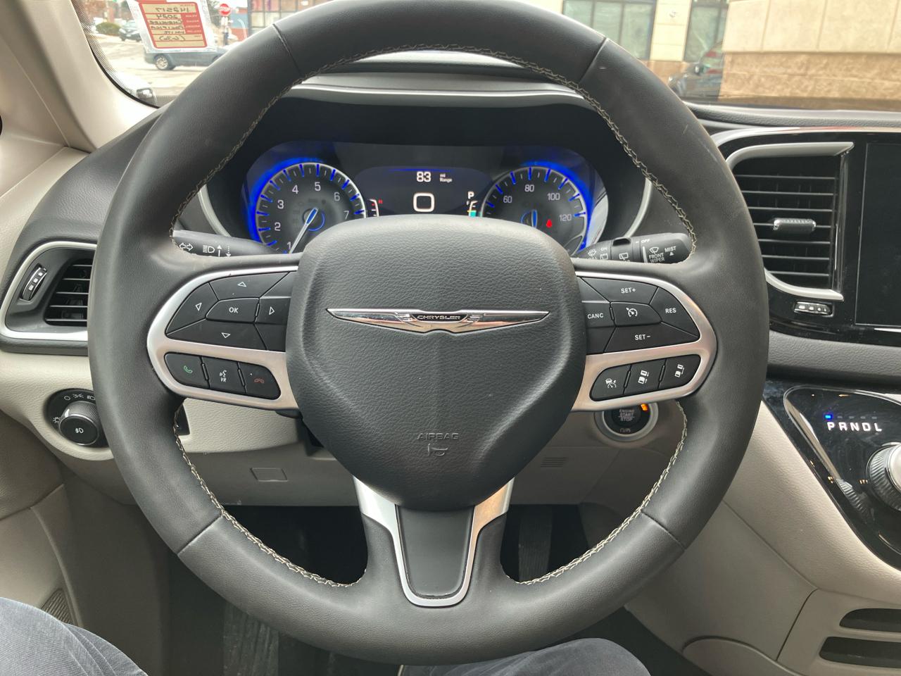 Chrysler Pacifica Touring L 2024