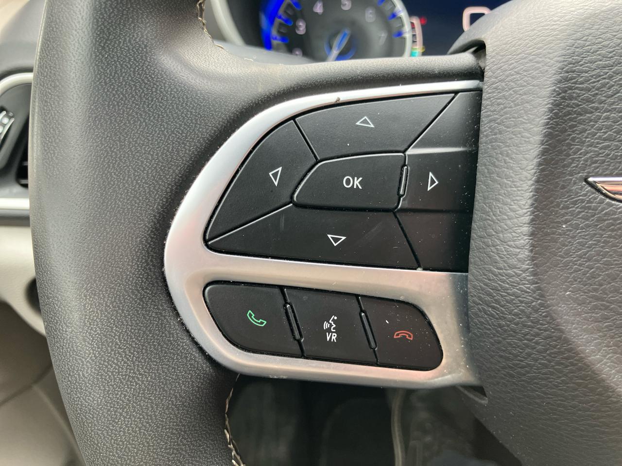 Chrysler Pacifica Touring L 2024