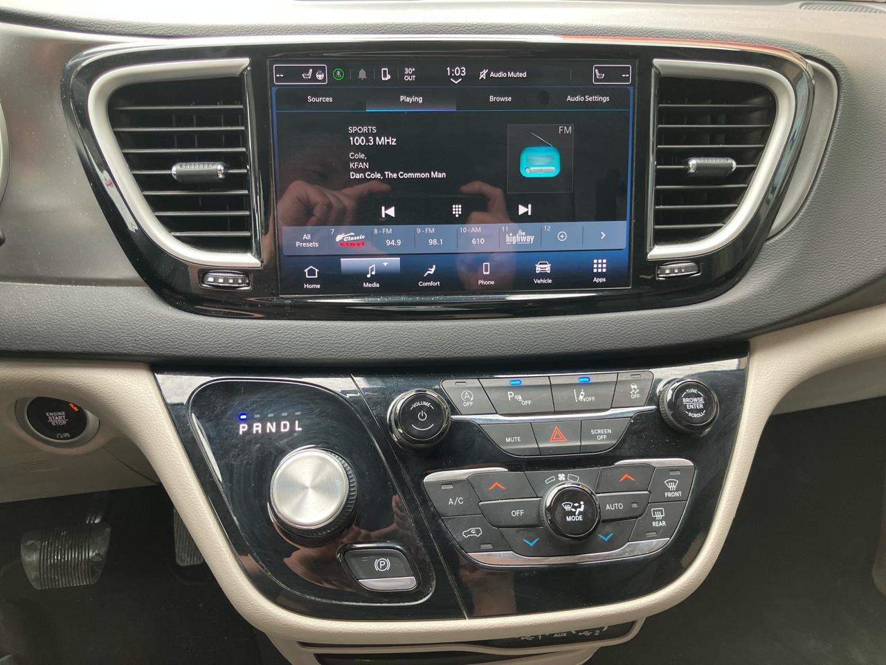 Chrysler Pacifica Touring L 2024