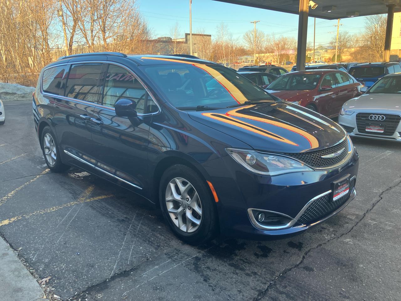Chrysler Pacifica Touring-L Plus 2019