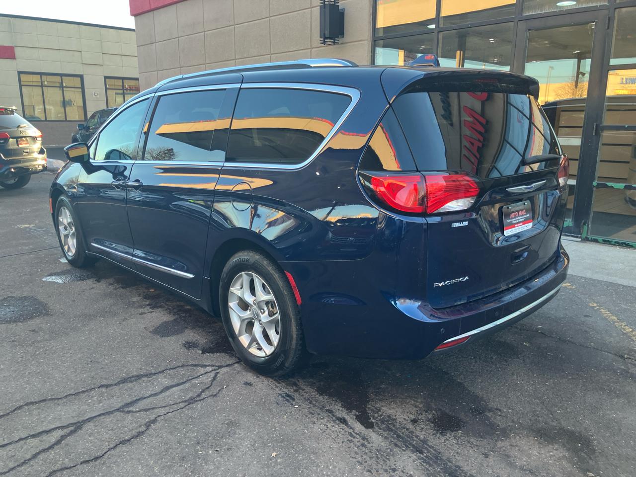Chrysler Pacifica Touring-L Plus 2019