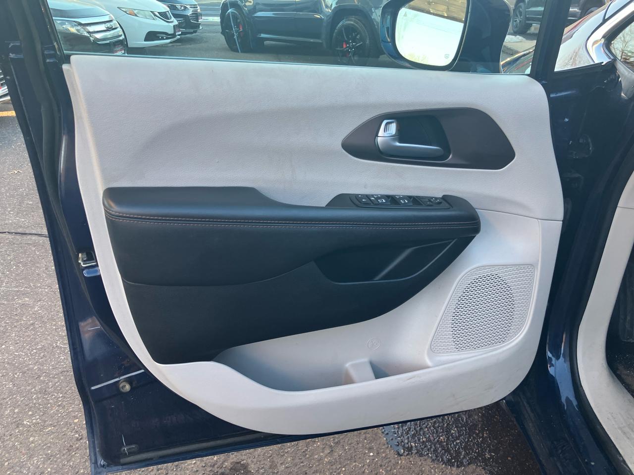 Chrysler Pacifica Touring-L Plus 2019