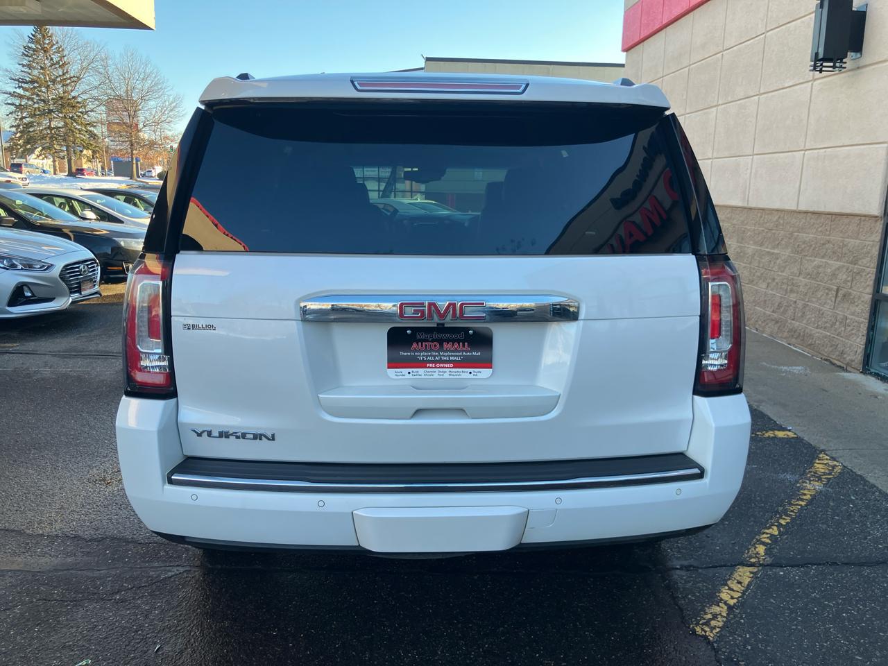 GMC Yukon Denali 4WD 2016