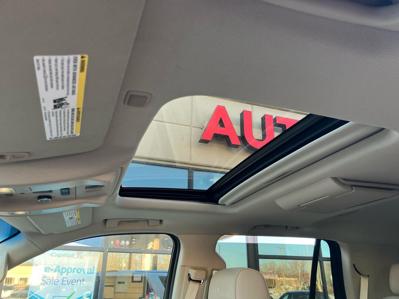 GMC Yukon Denali 4WD 2016