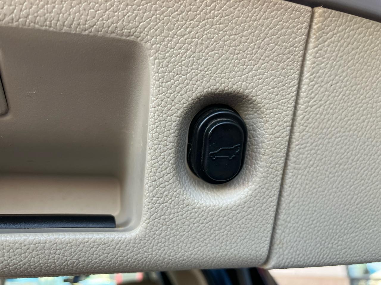 GMC Yukon Denali 4WD 2016