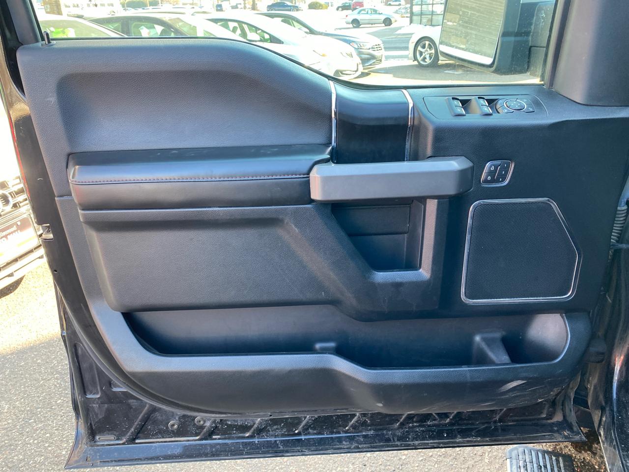 Ford F-150 4WD SuperCrew 145" Platinum 2018