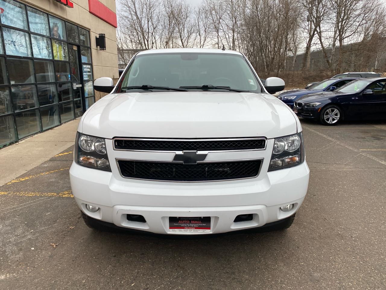Chevrolet Suburban LT 1500 4WD 2014