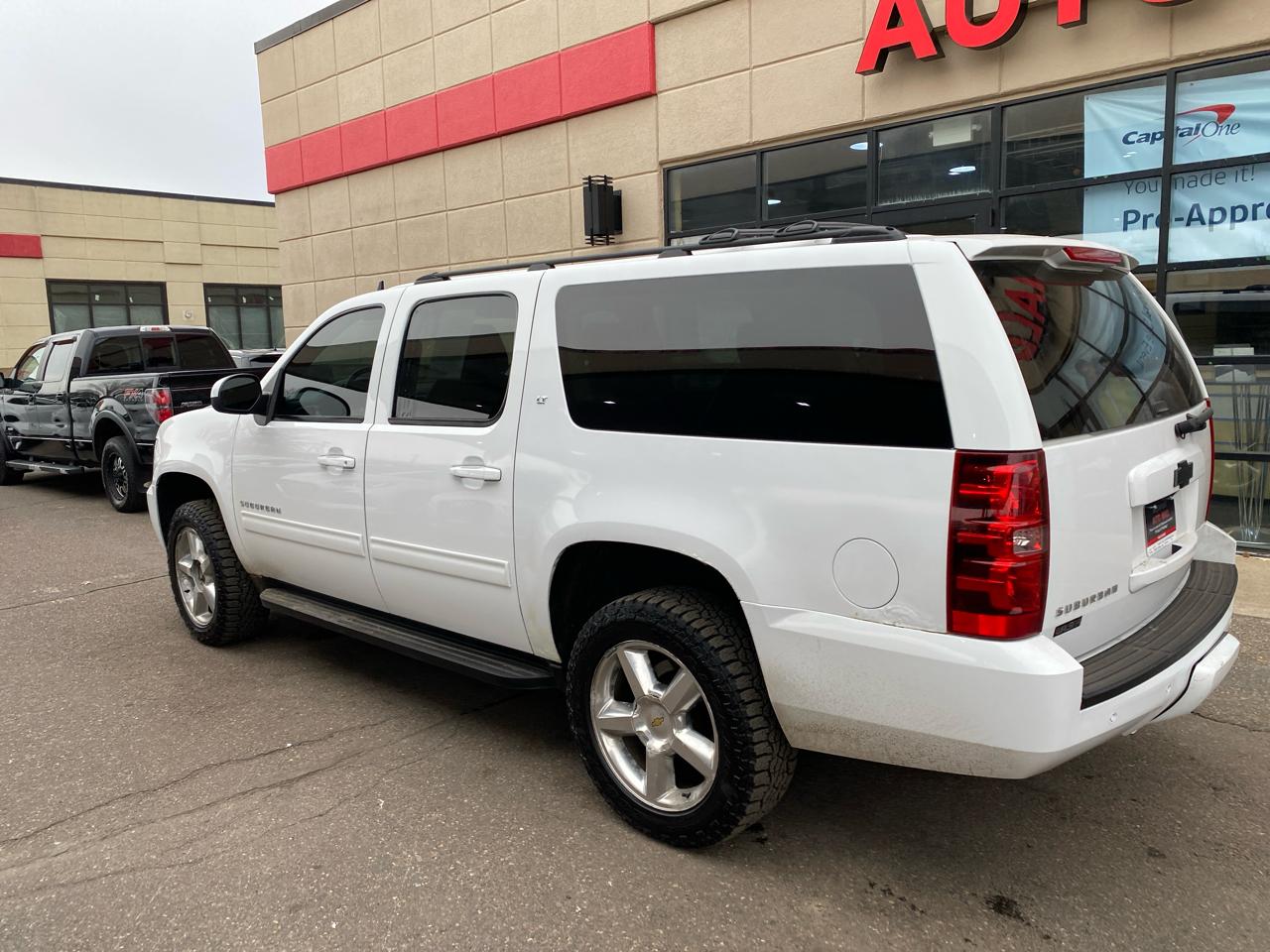 Chevrolet Suburban LT 1500 4WD 2014