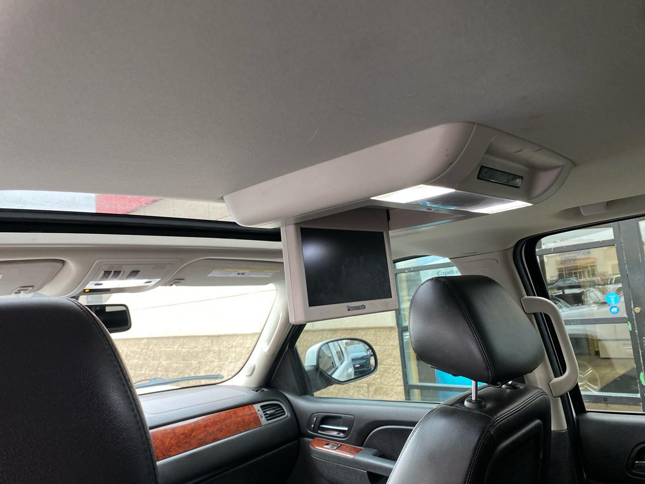 Chevrolet Suburban LT 1500 4WD 2014