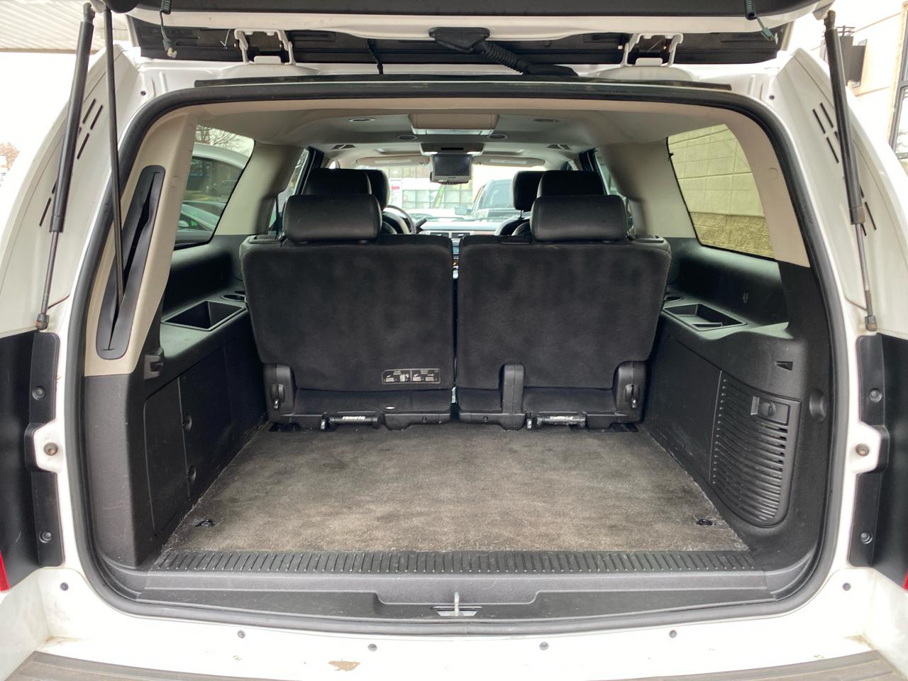 Chevrolet Suburban LT 1500 4WD 2014