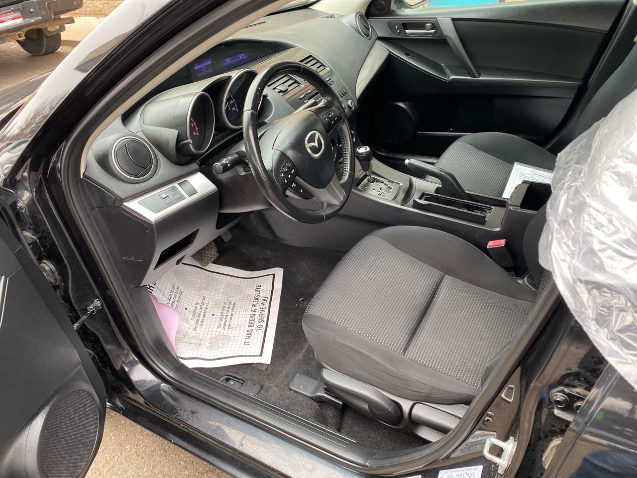 Mazda MAZDA3 i Touring 4-door 2012