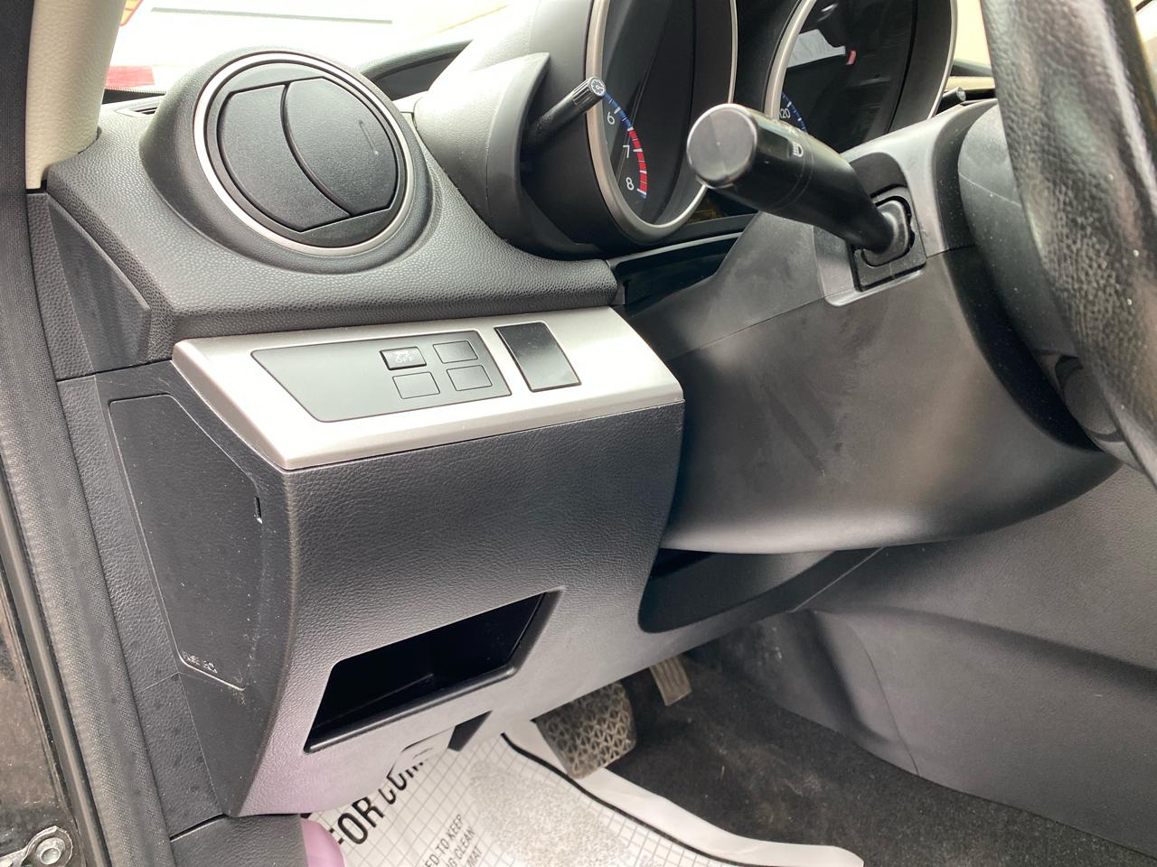 Mazda MAZDA3 i Touring 4-door 2012