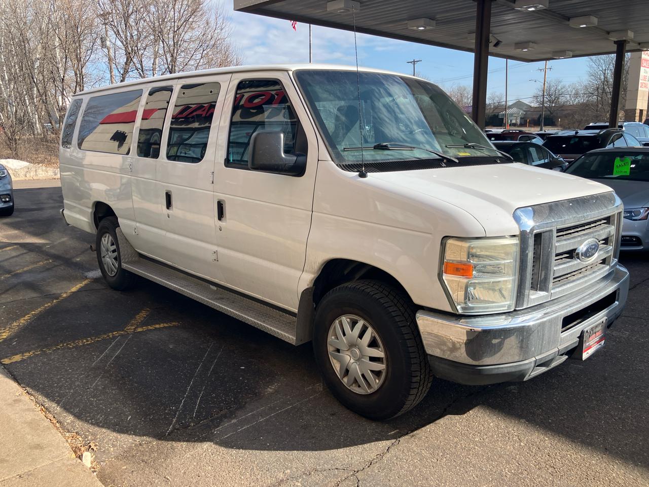 Ford Econoline E-350 XLT Super Duty Extended 2012