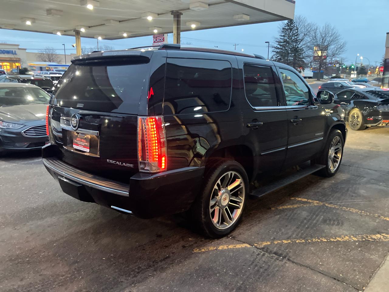Cadillac Escalade AWD Premium 2012