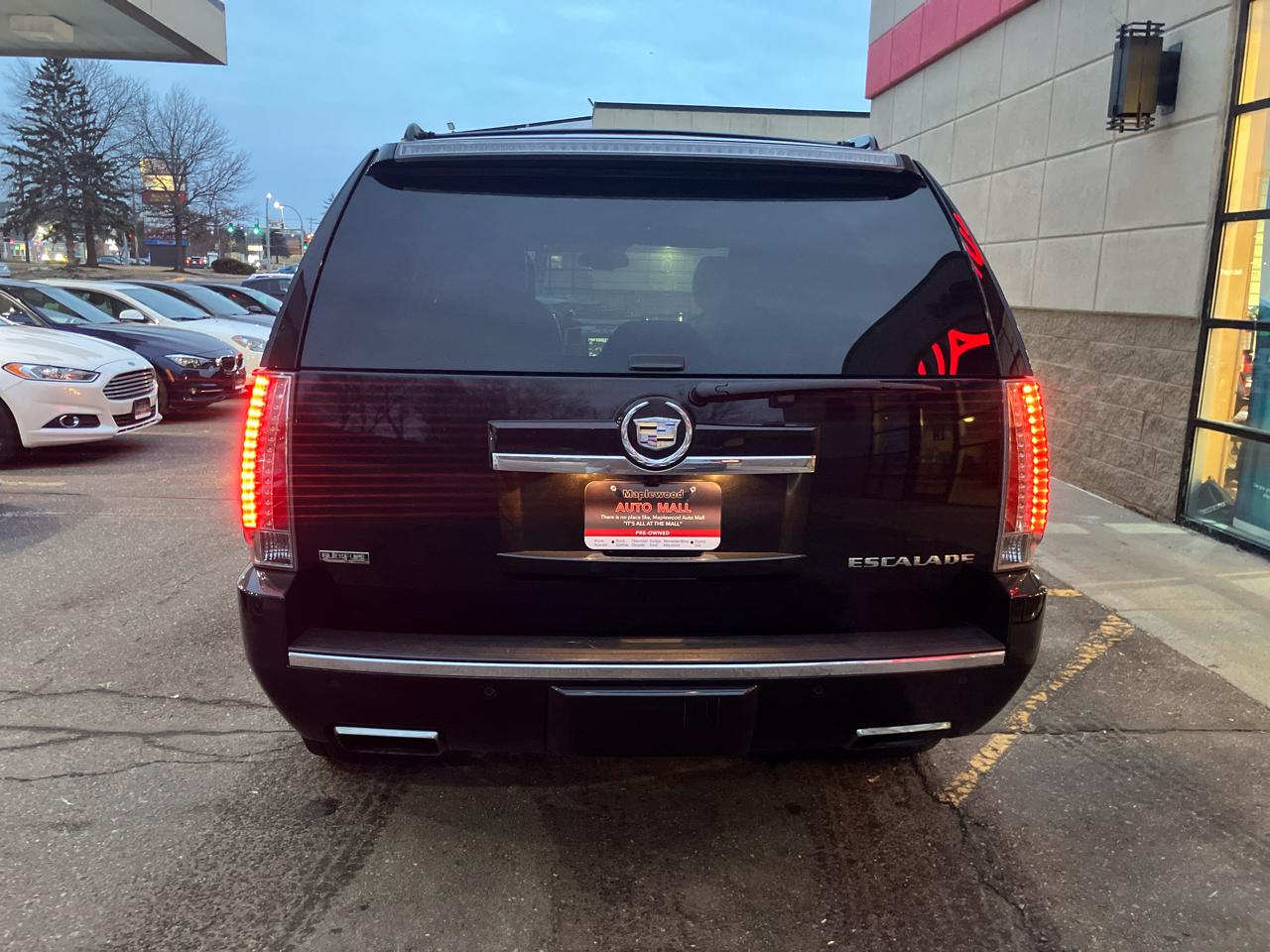 Cadillac Escalade AWD Premium 2012