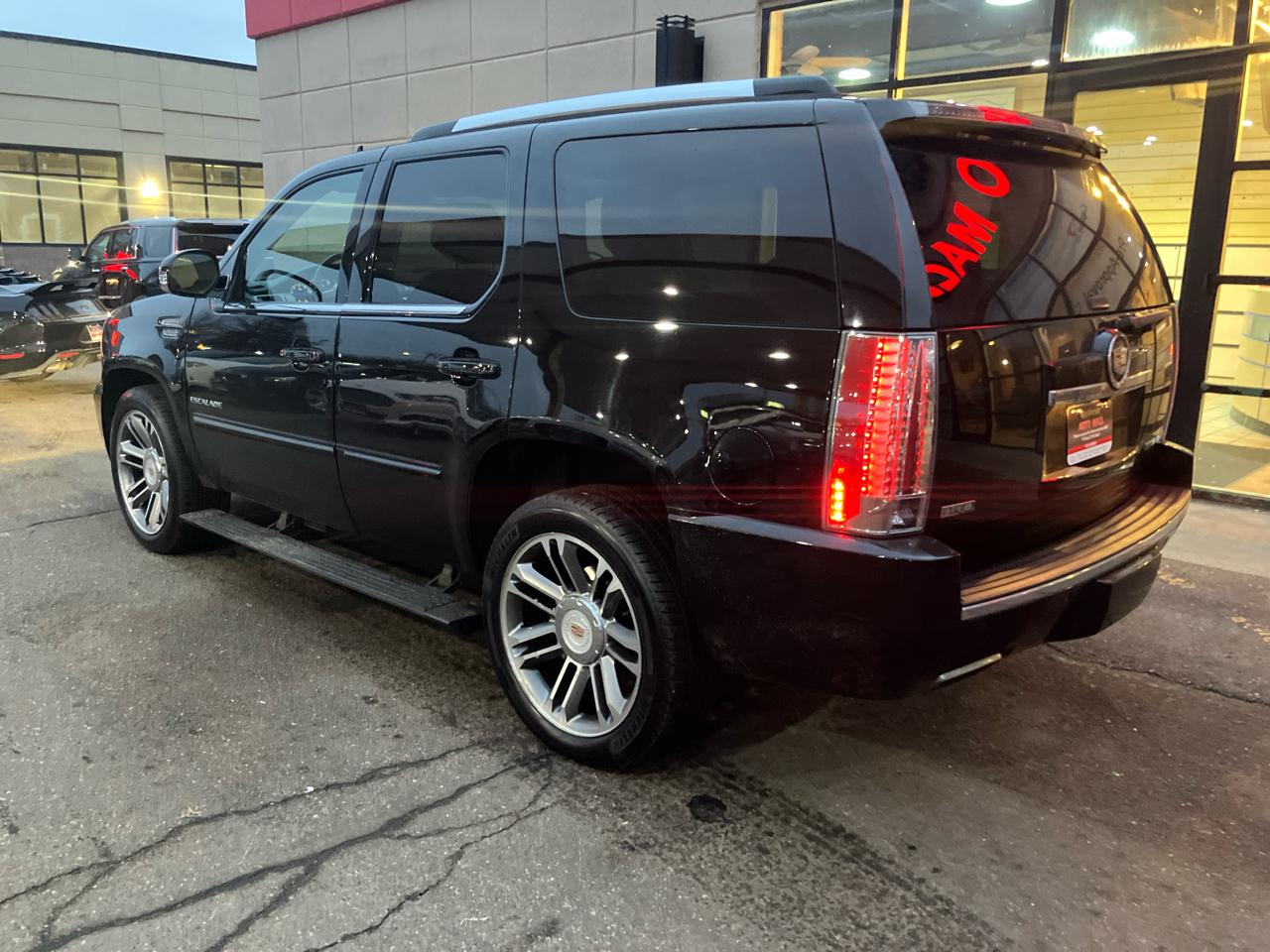 Cadillac Escalade AWD Premium 2012