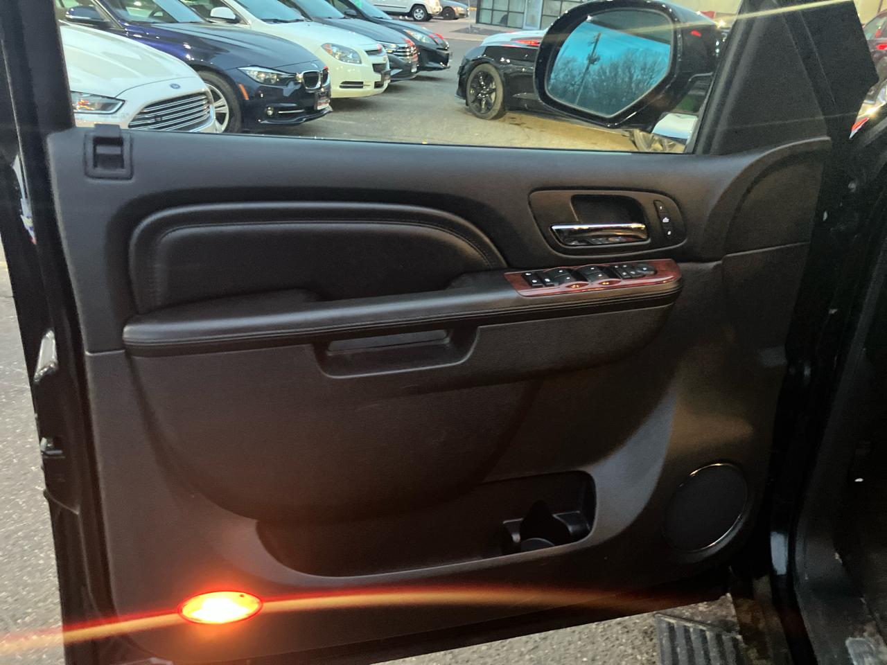 Cadillac Escalade AWD Premium 2012