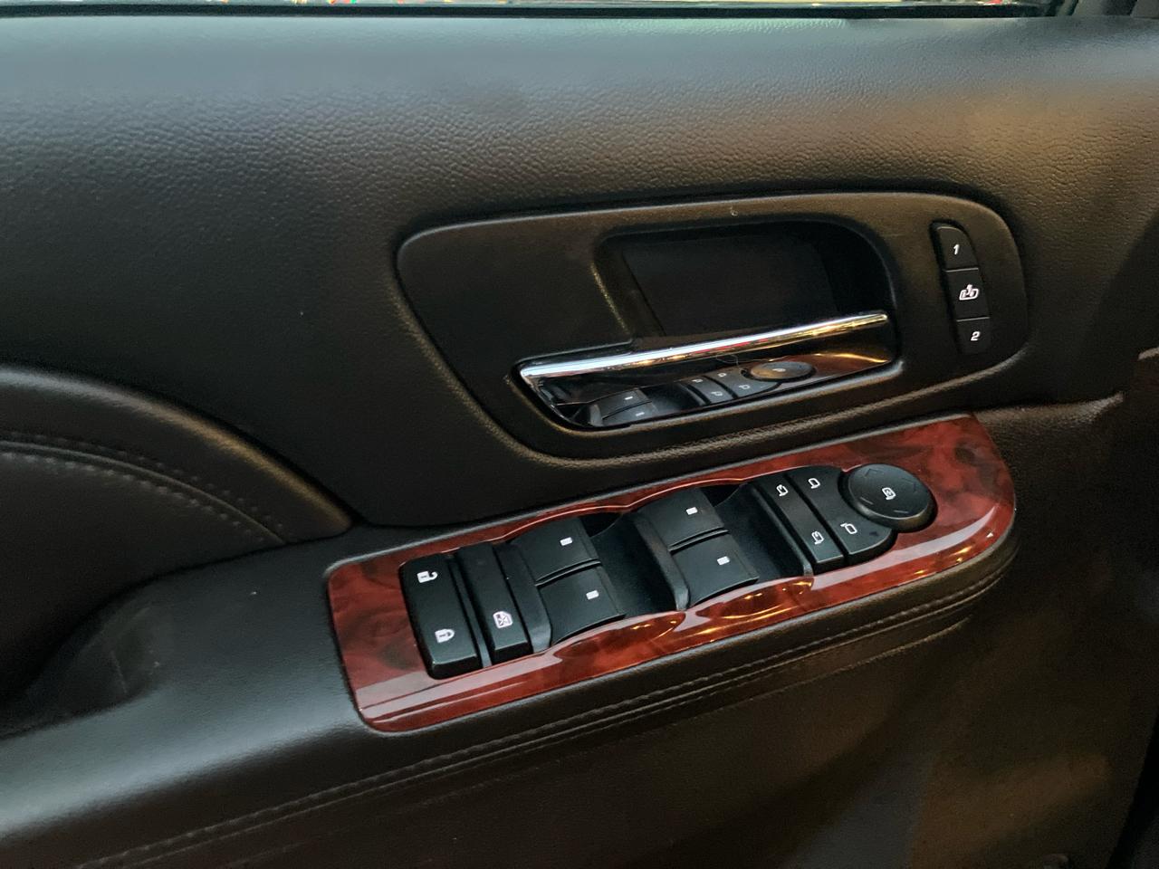 Cadillac Escalade AWD Premium 2012