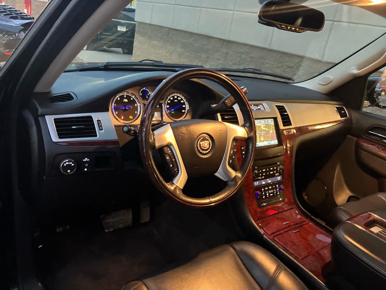 Cadillac Escalade AWD Premium 2012