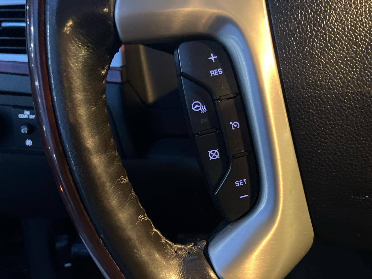 Cadillac Escalade AWD Premium 2012