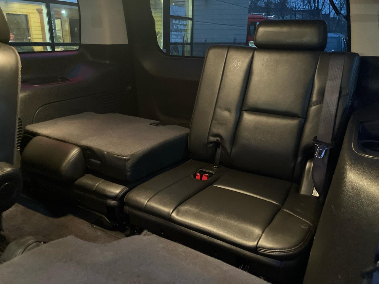 Cadillac Escalade AWD Premium 2012