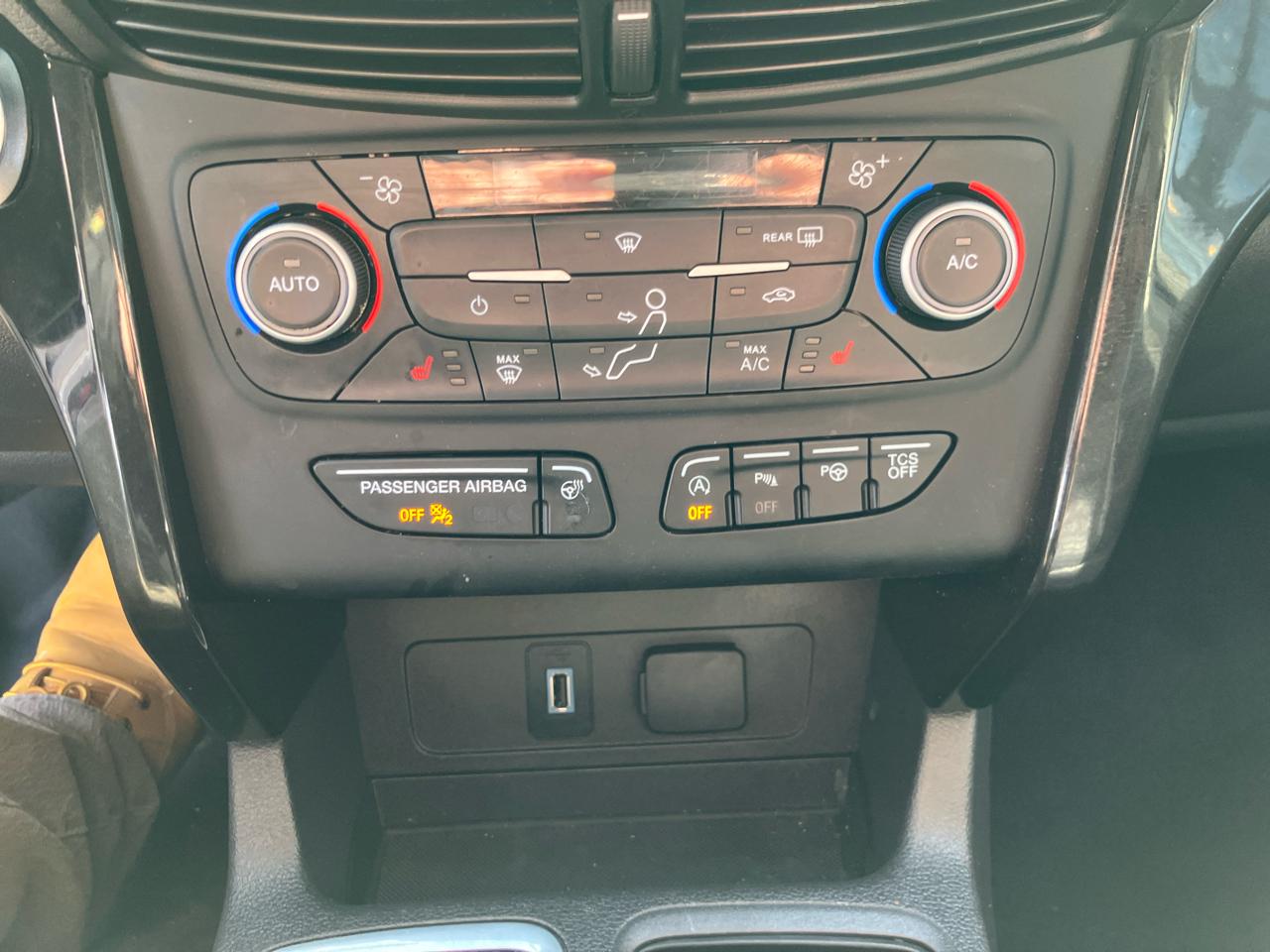 Ford Escape Titanium 4WD 2019