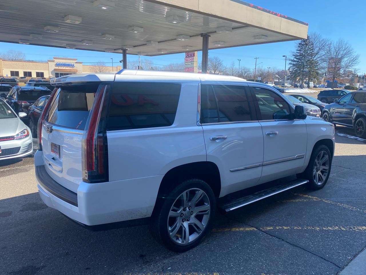 Cadillac Escalade Premium 4WD 2016