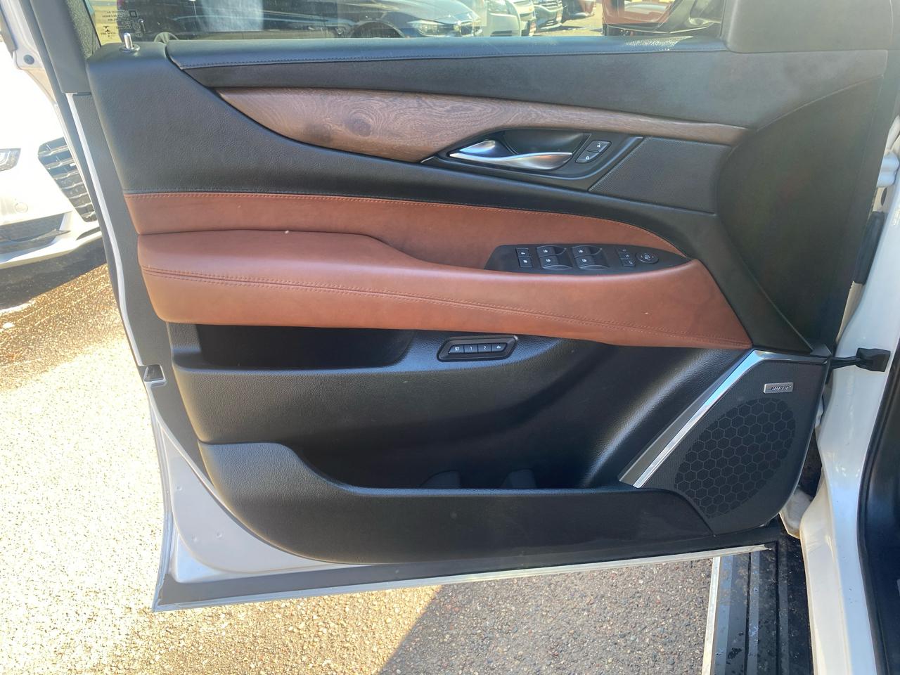 Cadillac Escalade Premium 4WD 2016