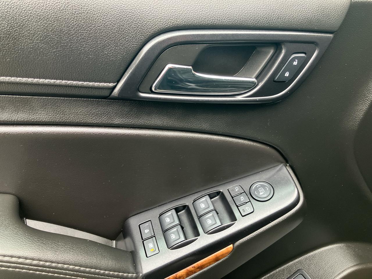 Chevrolet Suburban Premier 4WD 2017