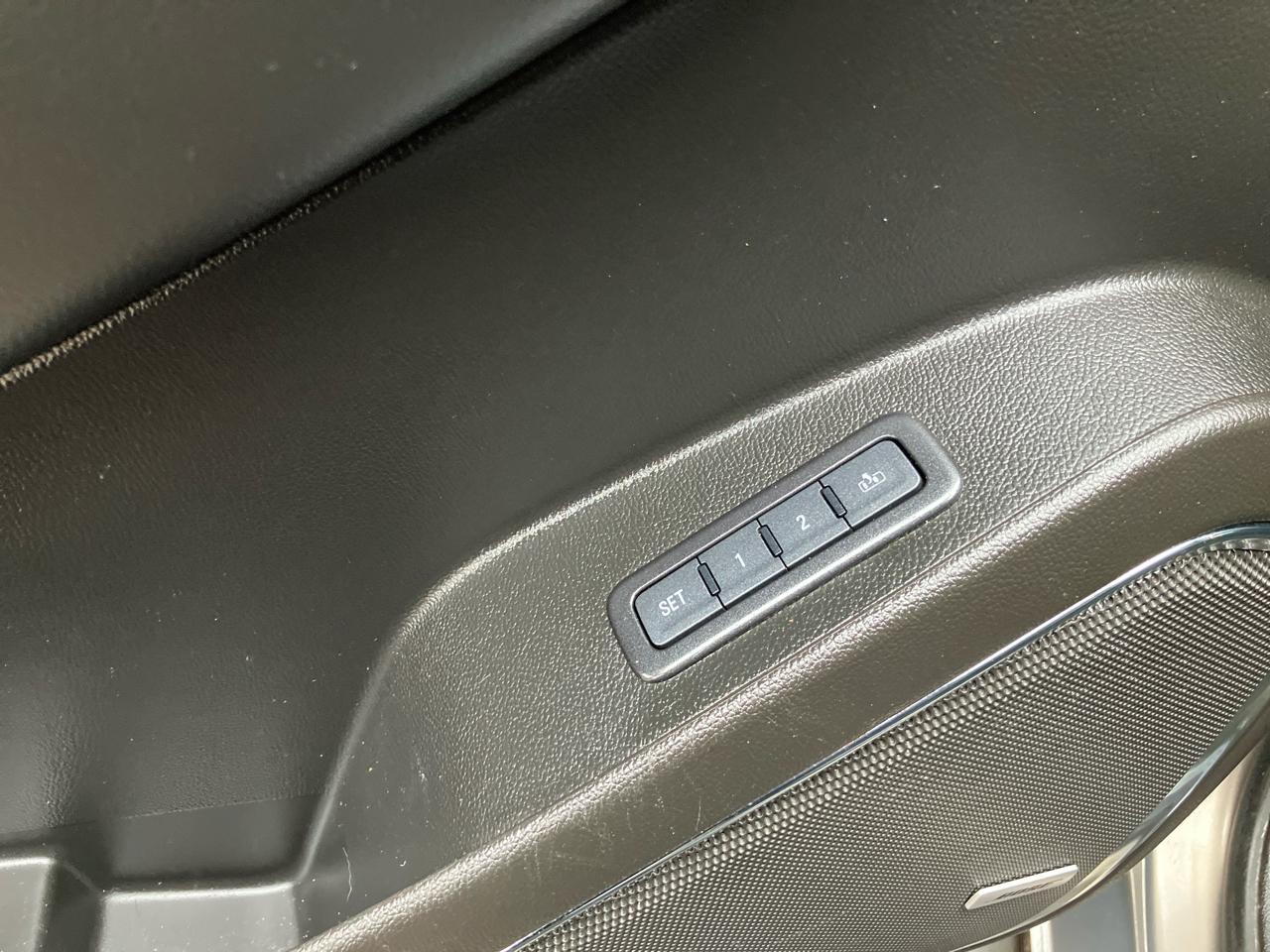 Chevrolet Suburban Premier 4WD 2017