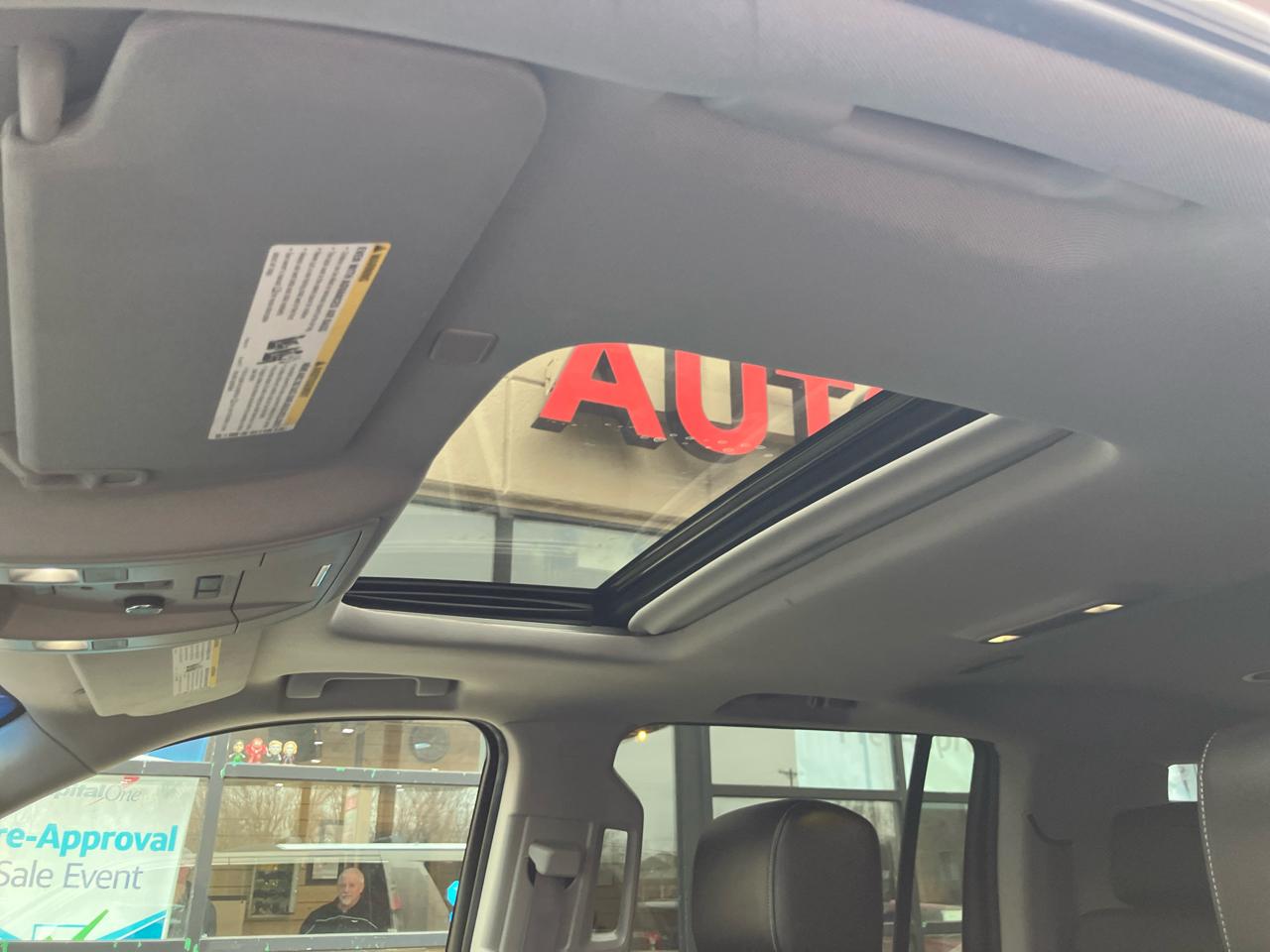 Chevrolet Suburban Premier 4WD 2017