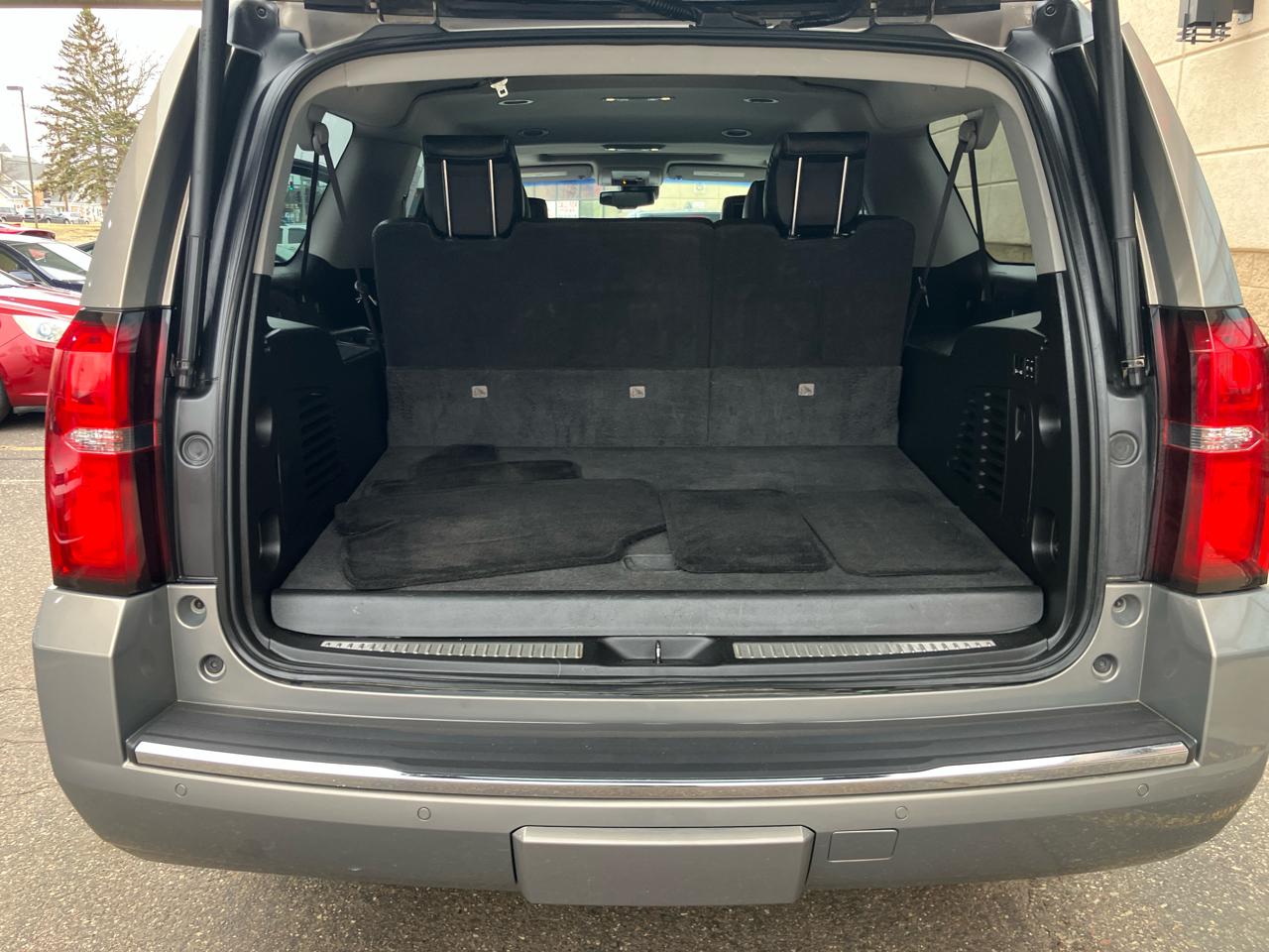 Chevrolet Suburban Premier 4WD 2017