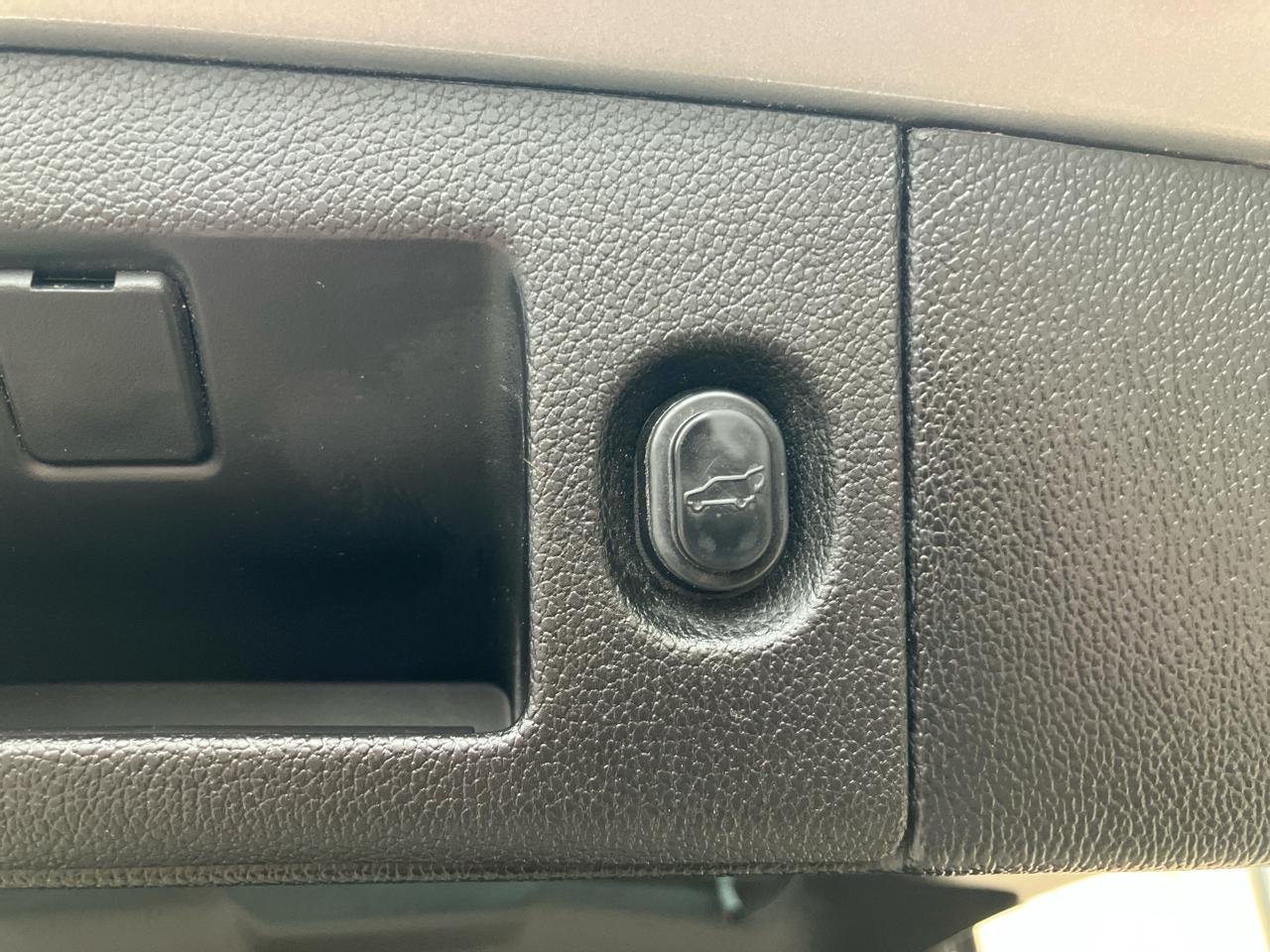 Chevrolet Suburban Premier 4WD 2017