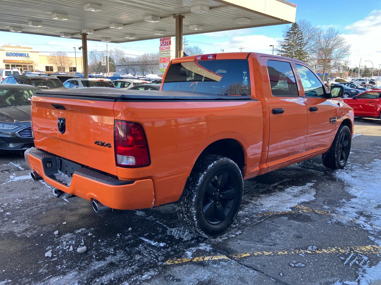RAM 1500 Classic Tradesman Crew Cab SWB 4WD 2019