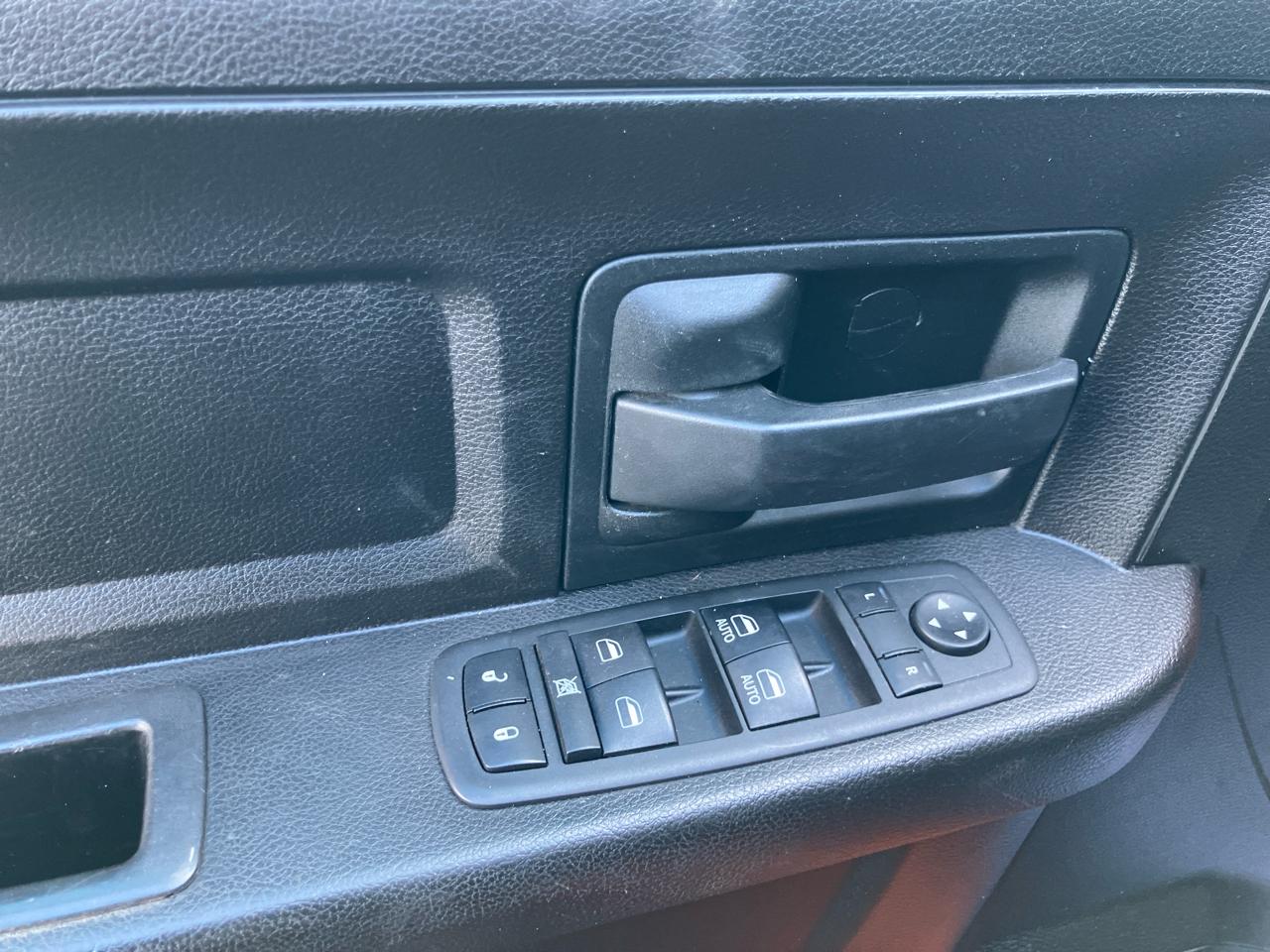 RAM 1500 Classic Tradesman Crew Cab SWB 4WD 2019