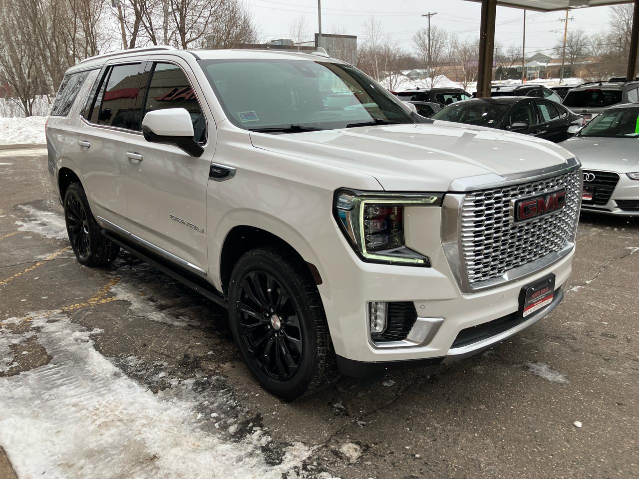 GMC Yukon Denali 4WD 2021