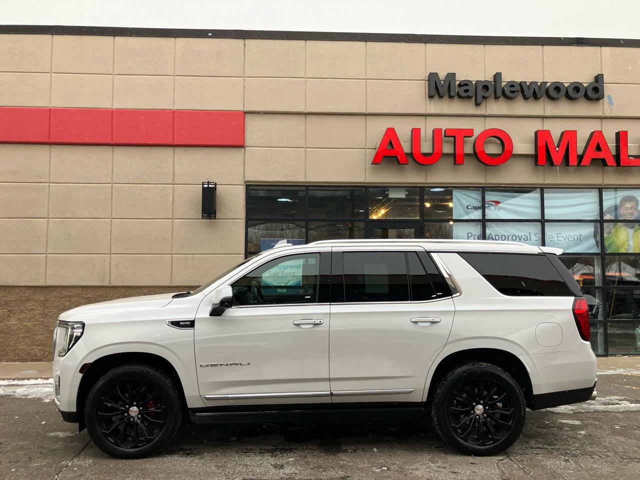GMC Yukon Denali 4WD 2021